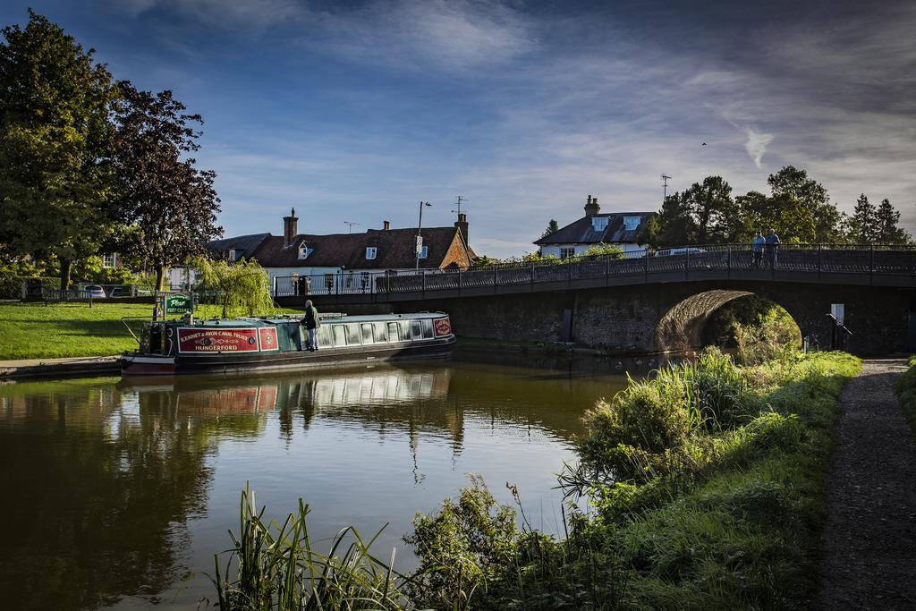 The Three Swans Hotel, Hungerford, Berkshire Buitenkant foto