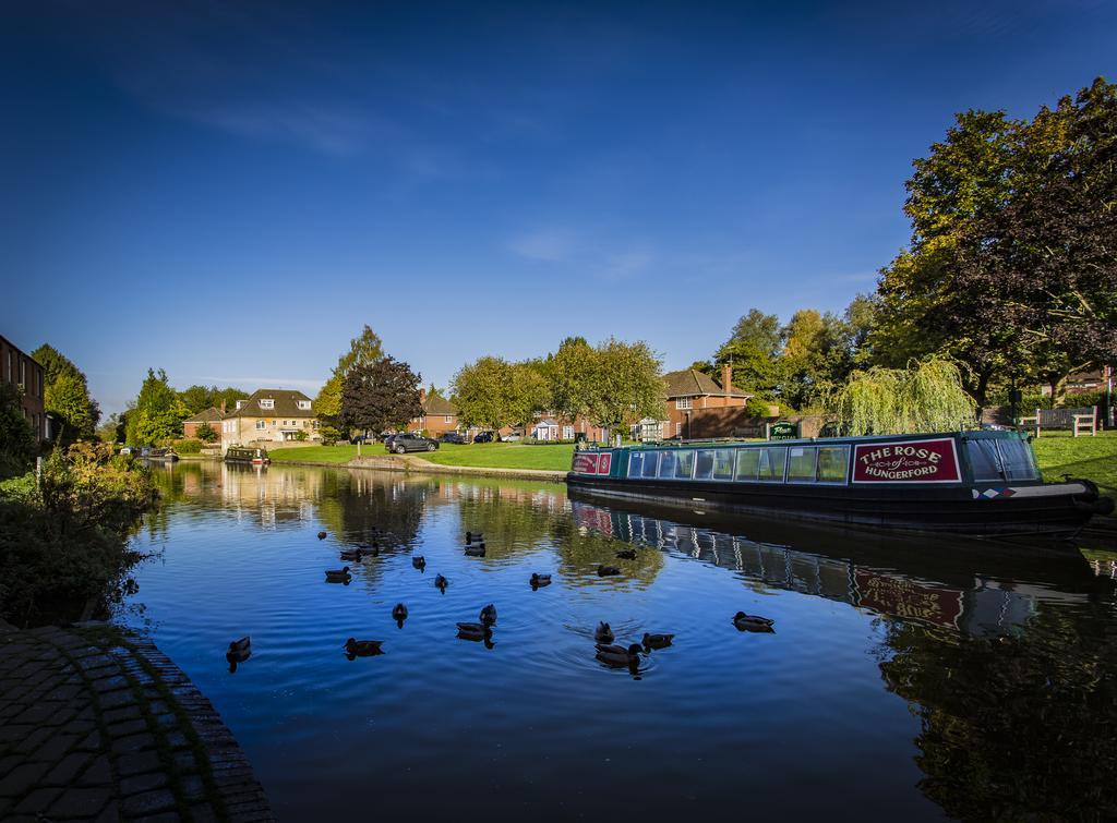 The Three Swans Hotel, Hungerford, Berkshire Buitenkant foto