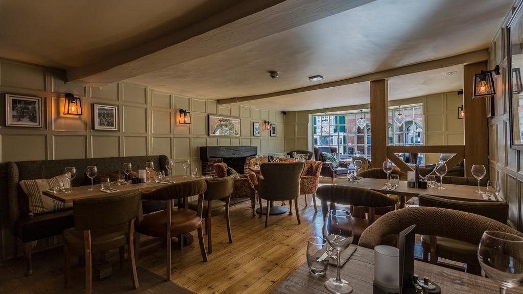 The Three Swans Hotel, Hungerford, Berkshire Buitenkant foto