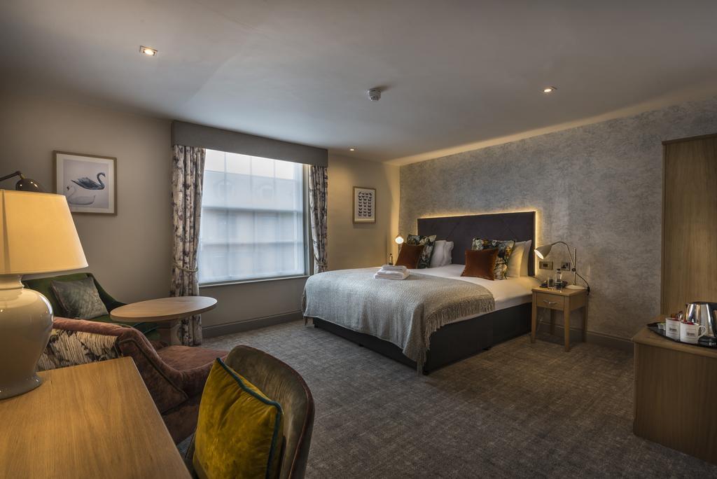 The Three Swans Hotel, Hungerford, Berkshire Buitenkant foto