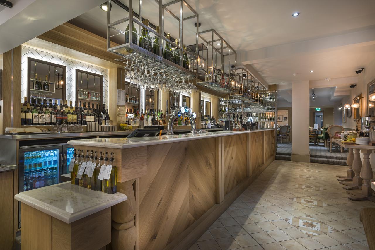 The Three Swans Hotel, Hungerford, Berkshire Buitenkant foto