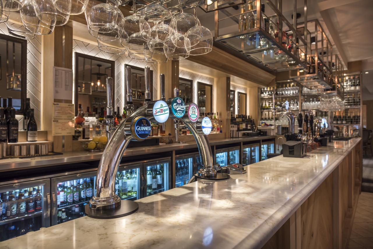 The Three Swans Hotel, Hungerford, Berkshire Buitenkant foto