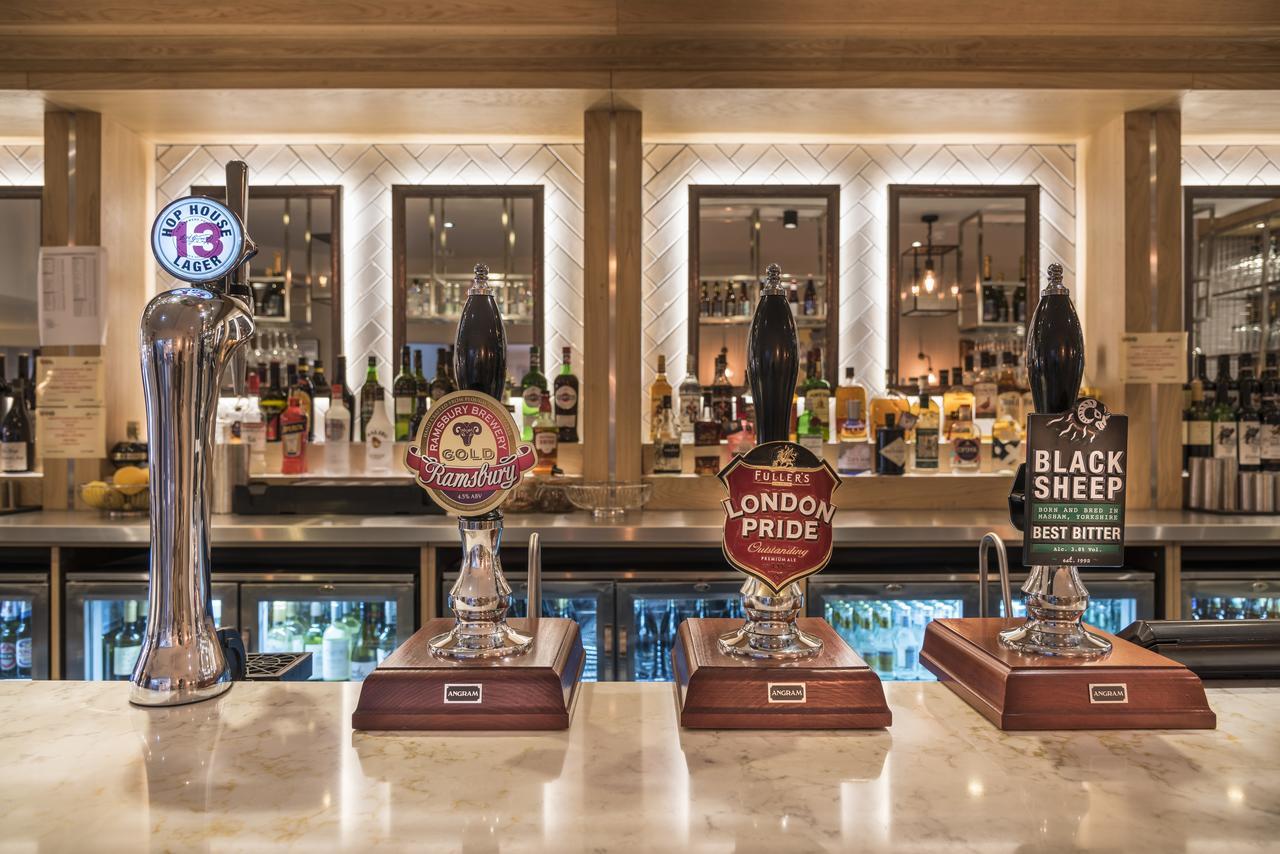 The Three Swans Hotel, Hungerford, Berkshire Buitenkant foto